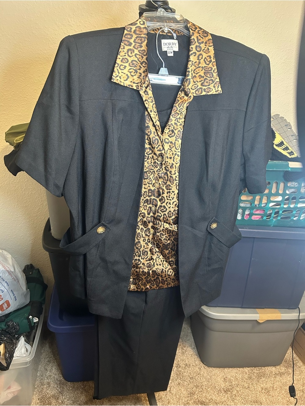 Dorby Black Short-Sleeve Blazer with Leopard Accent Shell